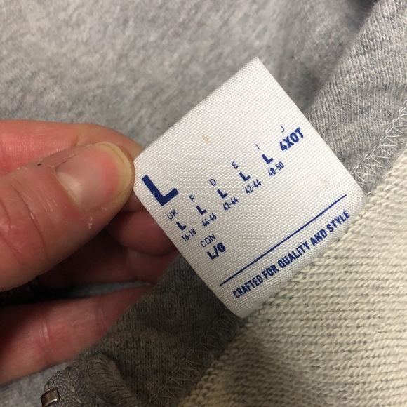 EUC Reebok Size L Sweatshirt - Picture 9 of 15